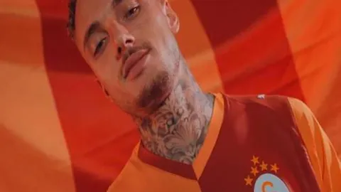 “5胜4平：历史对决再燃烽火，谁能打破僵局，一决高下？”